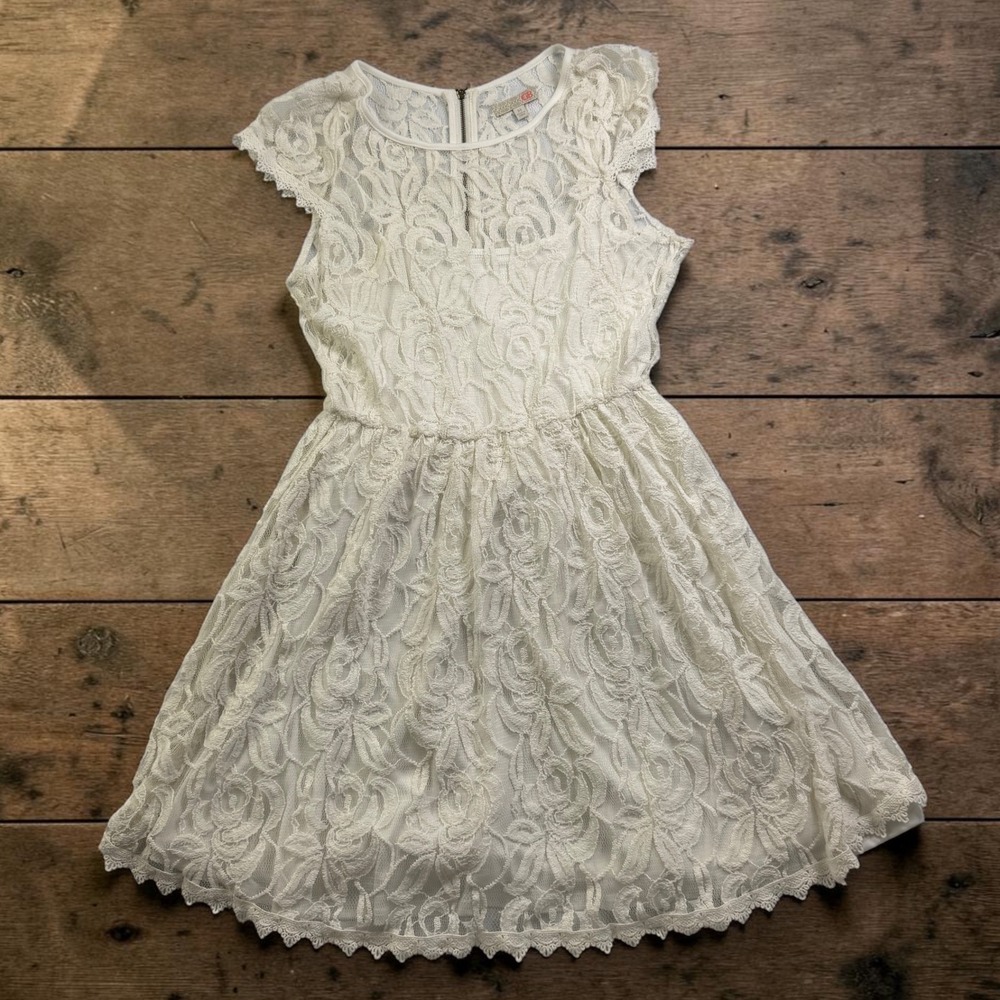 GB Lace Dress Girls Size M Cream Floral Cap Sleeve Fit Flare GB7415RL6 Coquette